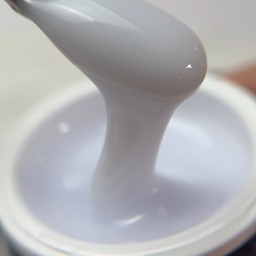 GELAXYO MILKY GREY- 50ml gel autonivelant - eleganță rece și naturală 2