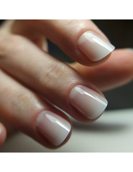 GELAXYO MILKY GREY- 15ml Gel autonivelant de construcție cu subton gri pentru degradeuri - eleganță rece și naturală