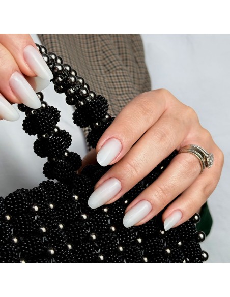 GELAXYO MILKY GREY- 50ml Gel autonivelant  de construcție cu subton gri pentru degradeuri - eleganță rece și naturală