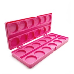Paletar din plastic pentru acuarele