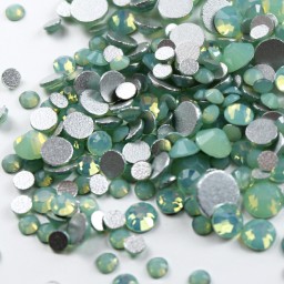 CRISTALE FAȚETATE GREEN OPAL CU REFLEXII CF24